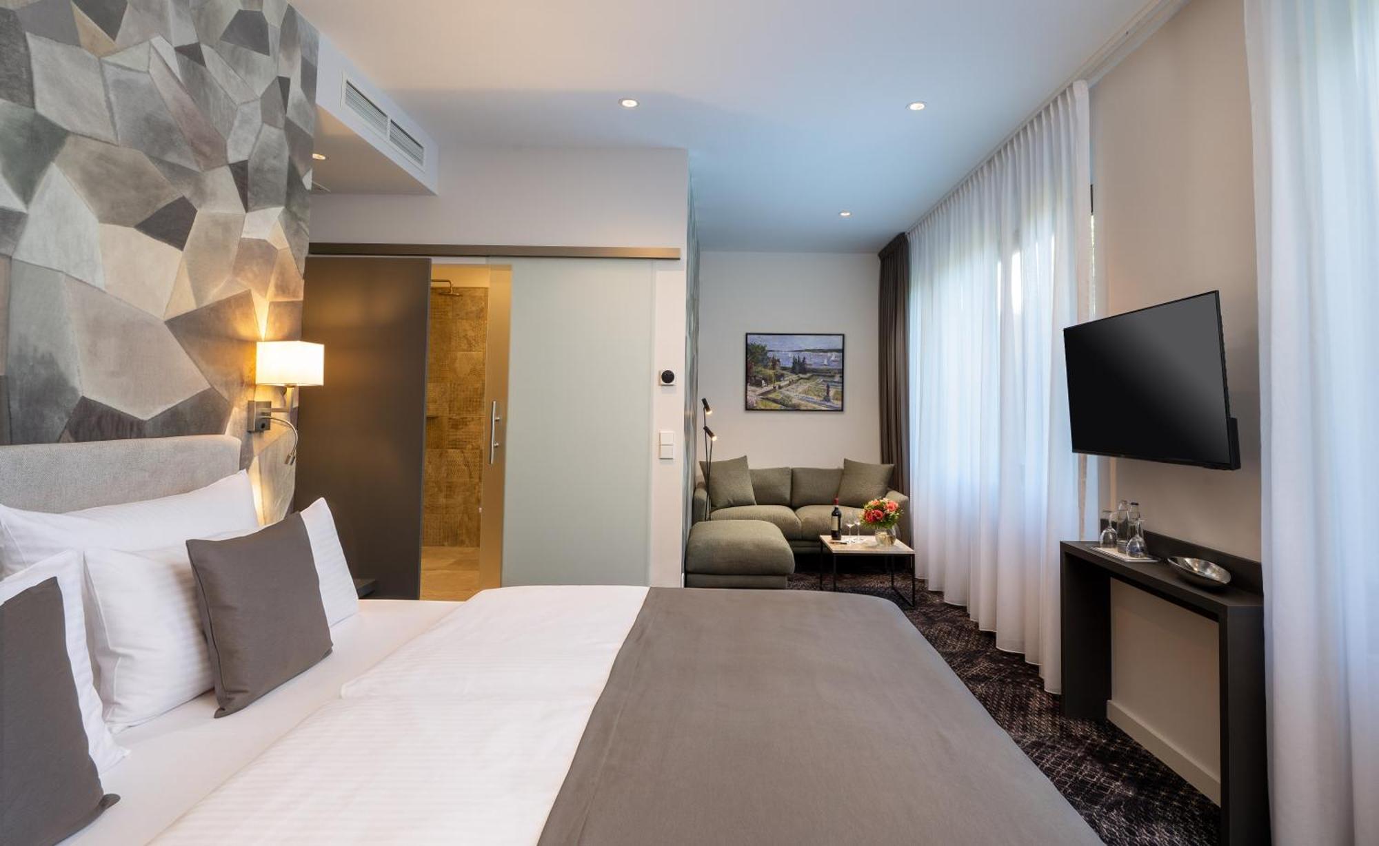 Grand Deluxe Double Room